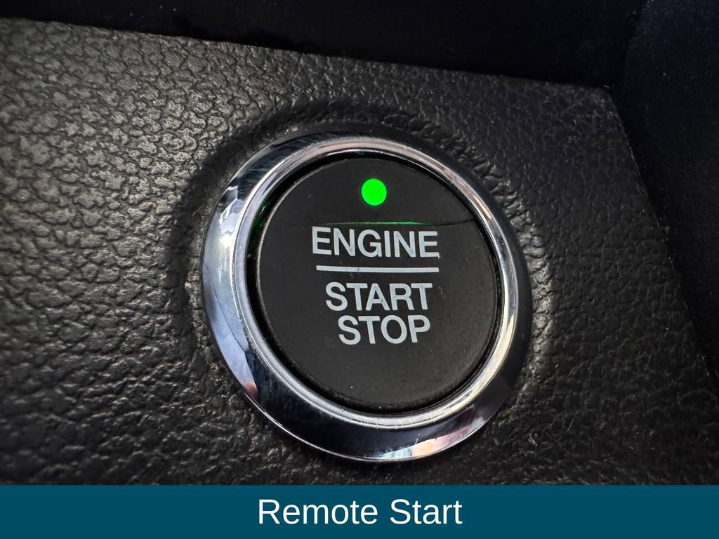 Used 2018 Ford Expedition XLT w/ Equipment Group 202A AWD/4WD image 15