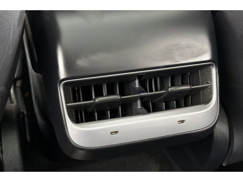 Used 2024 Tesla Model Y Long Range AWD/4WD image 14