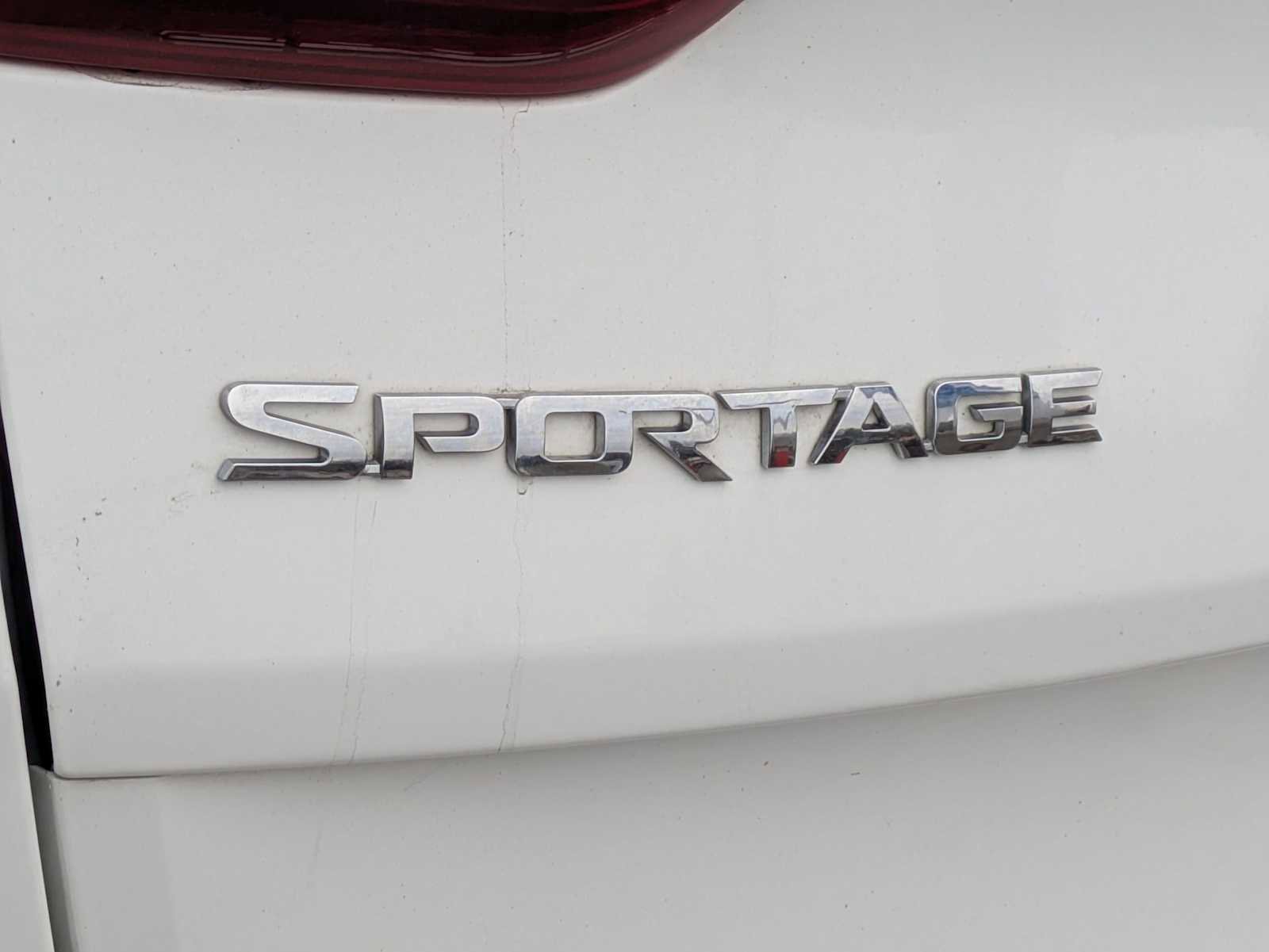 Used 2020 Kia Sportage LX image 12