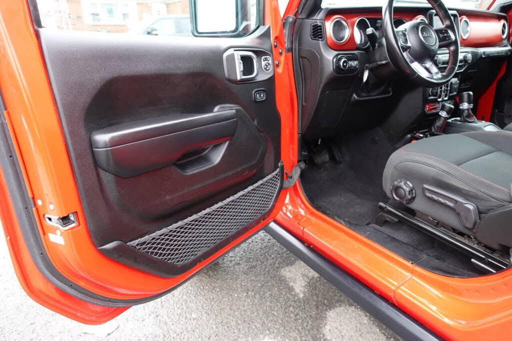 Used 2021 Jeep Wrangler Unlimited Rubicon w/ Dual Top Group AWD/4WD image 18