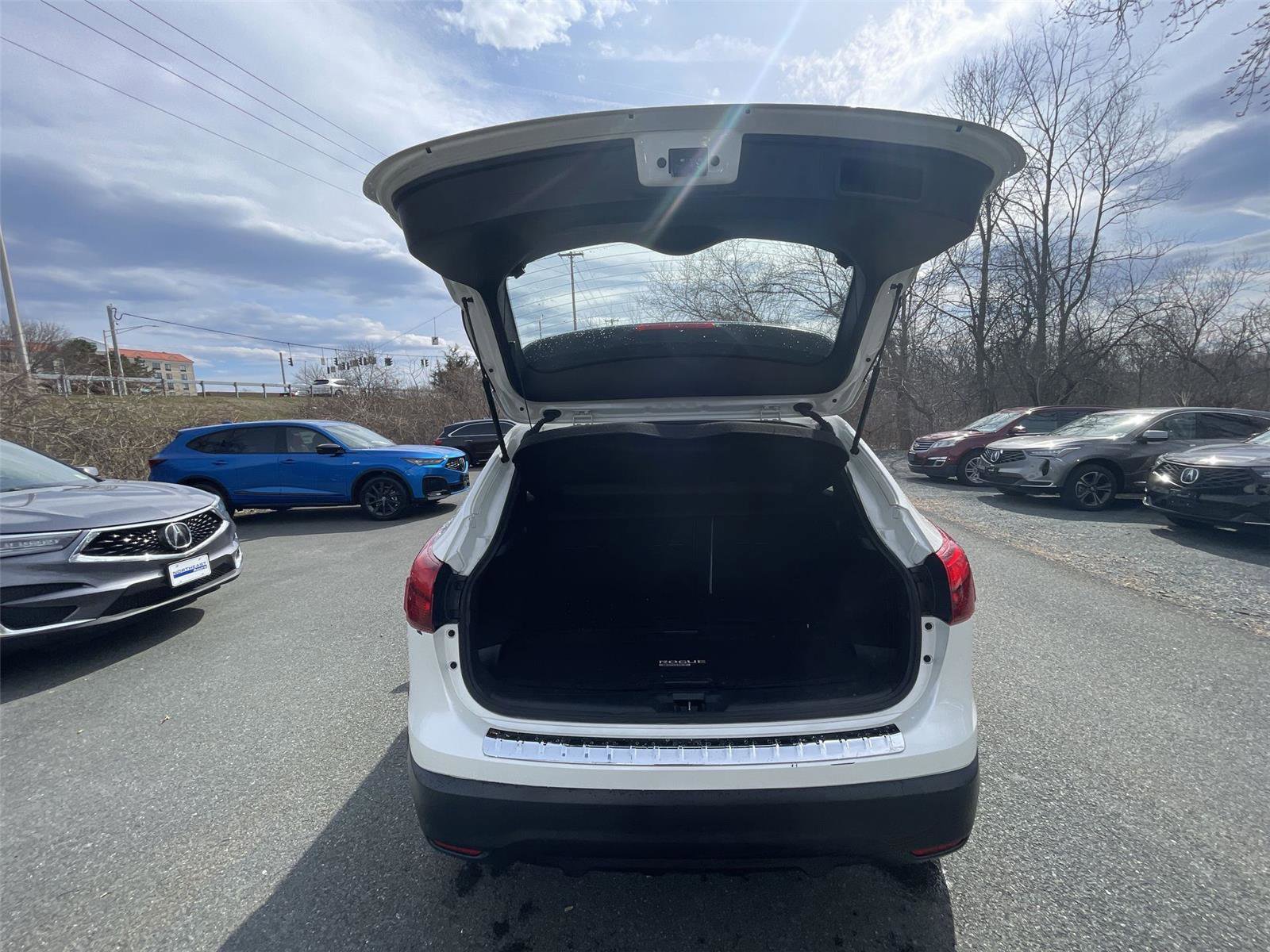 Used 2018 Nissan Rogue Sport SL w/ SL Premium Package image 24