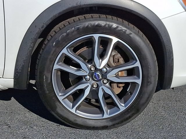 Used 2016 Volvo V60 T5 Cross Country Platinum AWD/4WD image 11