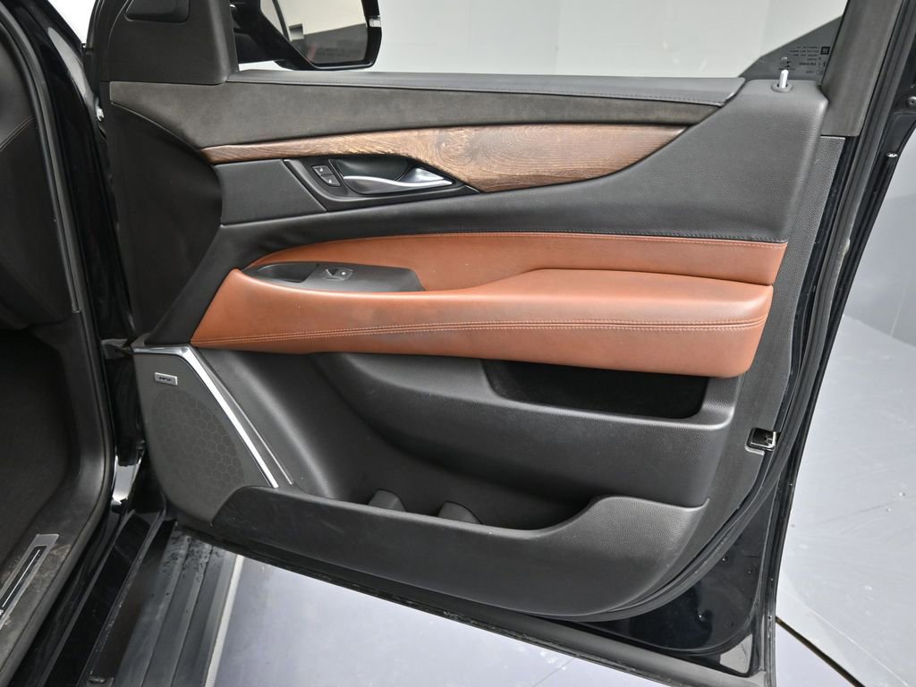 Used 2017 Cadillac Escalade Premium Luxury image 21