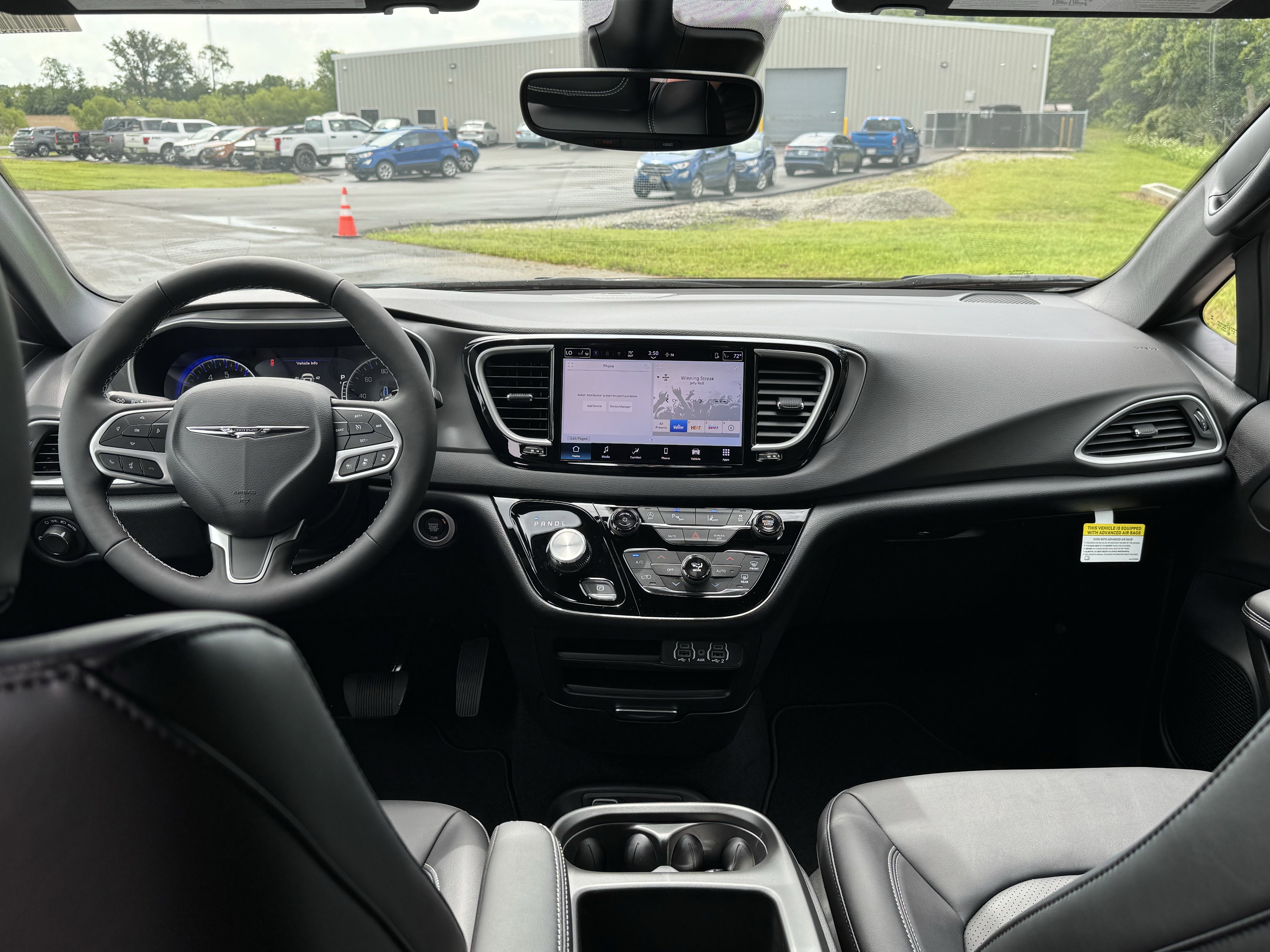 New 2025 Chrysler Voyager LX image 16