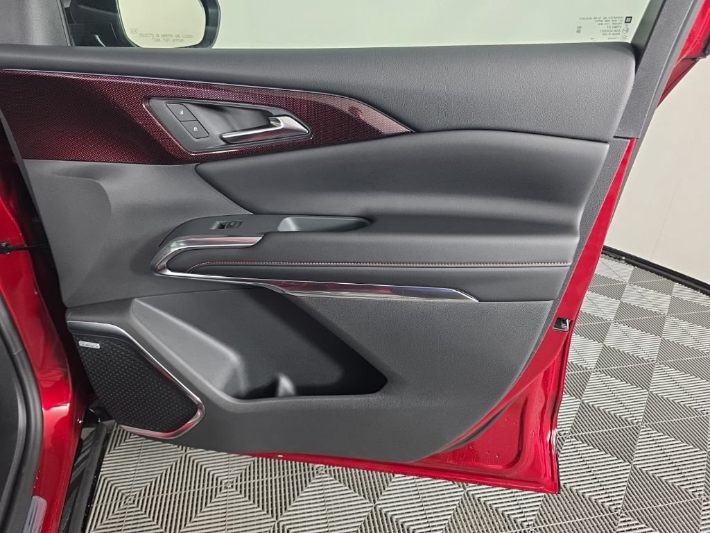 New 2027 Chevrolet Traverse RS w/ LPO, Floor Liner Package FWD image 40