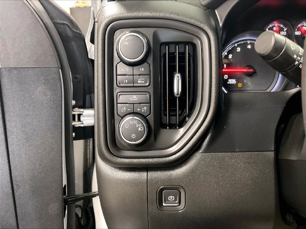 Used 2021 Chevrolet Silverado 1500 Custom AWD/4WD image 25