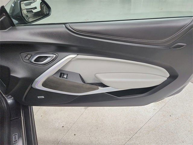 Used 2018 Chevrolet Camaro SS image 42
