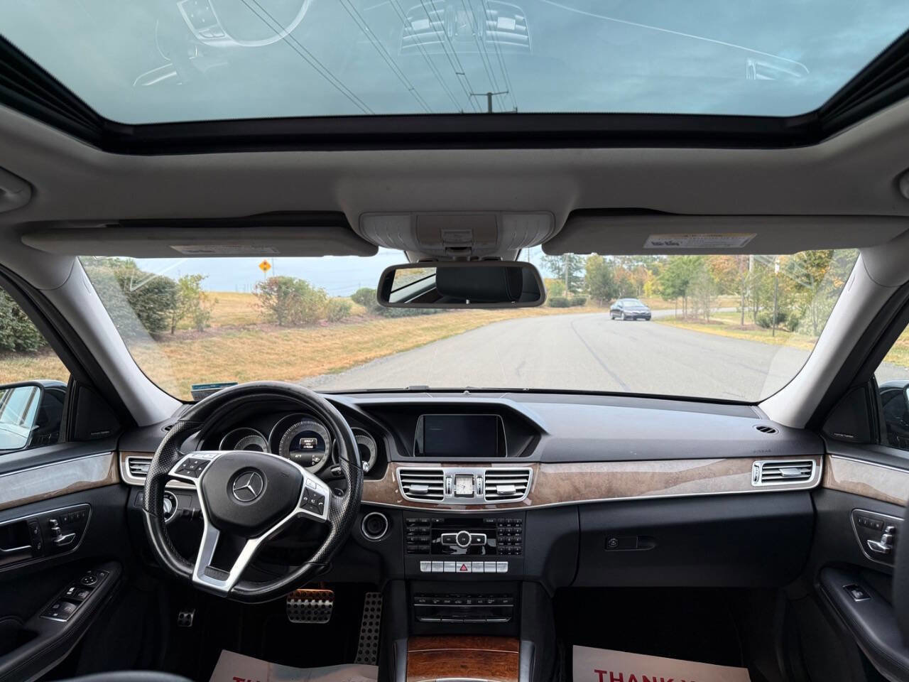 Used 2014 Mercedes-Benz E 350 4MATIC Sedan image 9