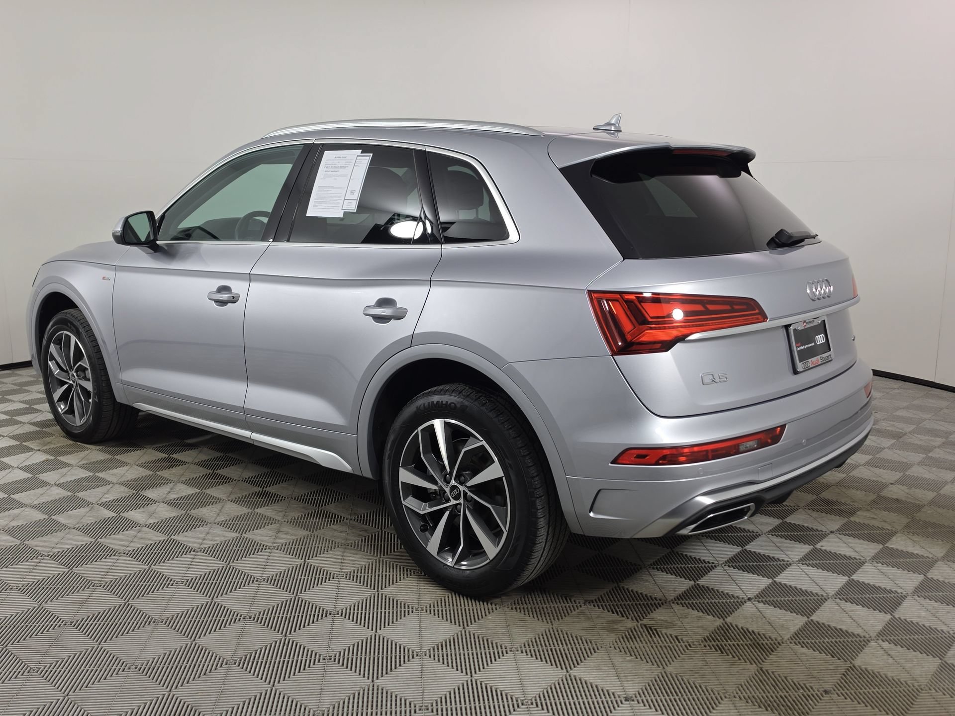 Used 2024 Audi Q5 2.0T Premium Plus w/ Premium Plus Package AWD/4WD image 5