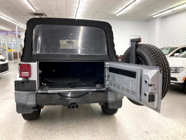 Used 2015 Jeep Wrangler Unlimited Sahara w/ Dual Top Group image 39