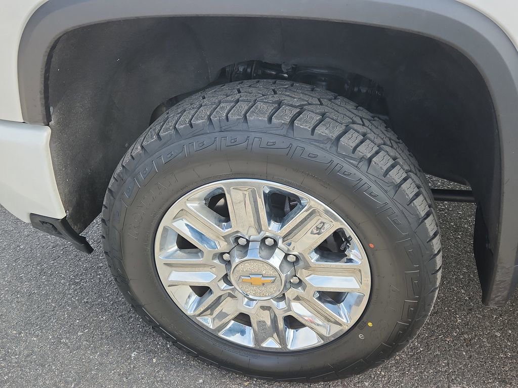 Used 2024 Chevrolet Silverado 2500 High Country w/ Technology Package image 19