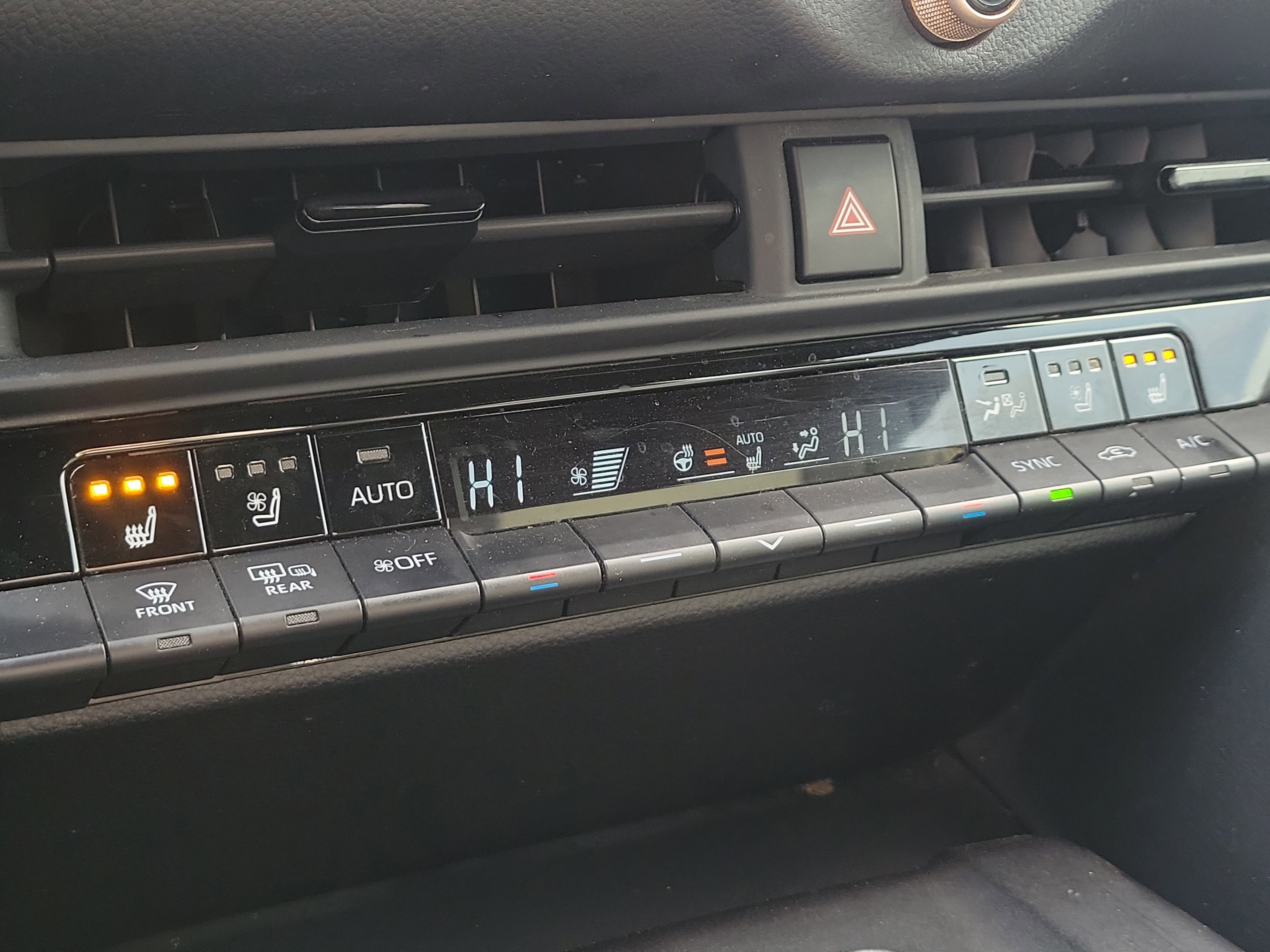 Used 2023 Toyota Crown Limited image 28