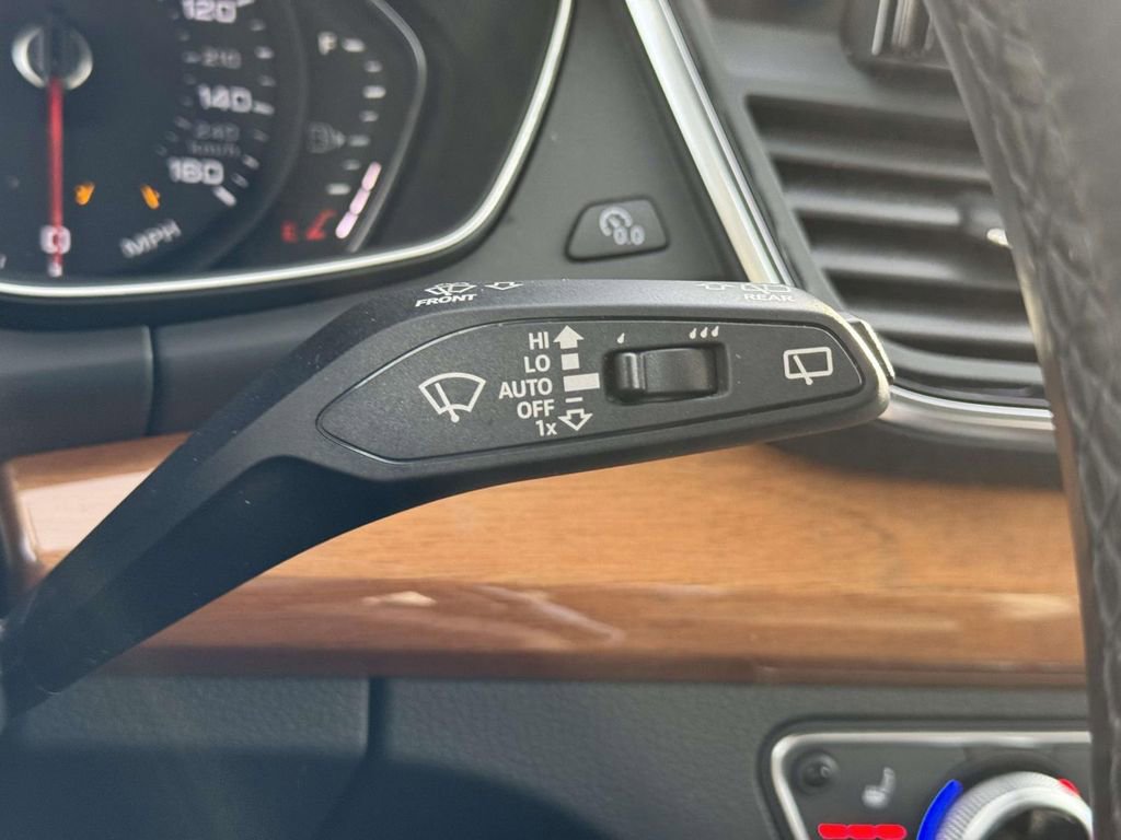 Used 2023 Audi Q5 2.0T Premium image 22