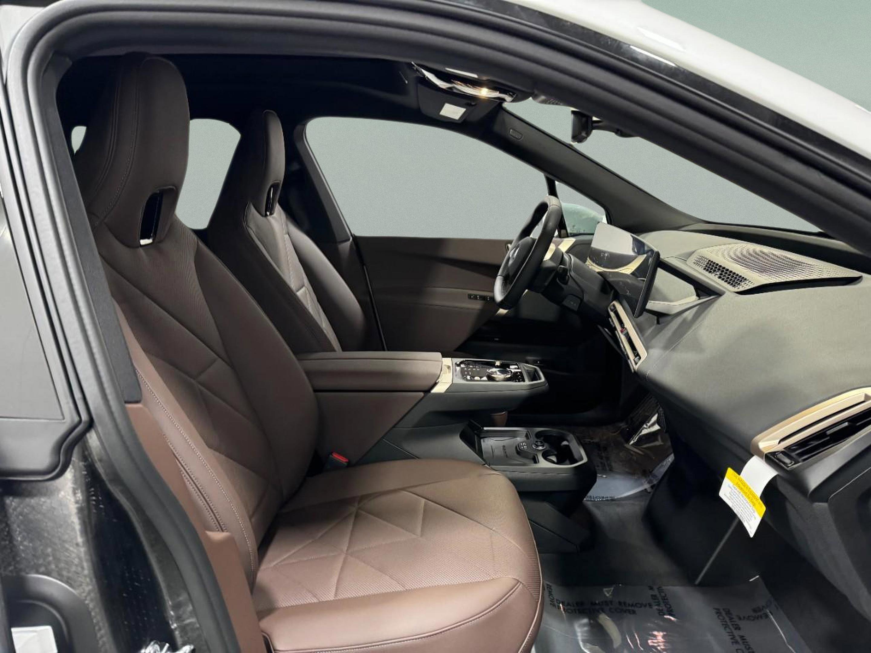 New 2026 BMW iX xDrive45 image 18