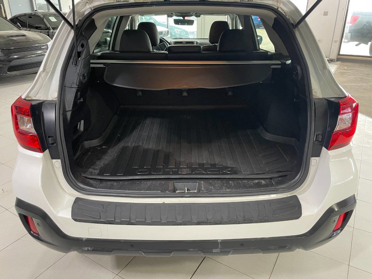 Used 2018 Subaru Outback 3.6R Limited image 7