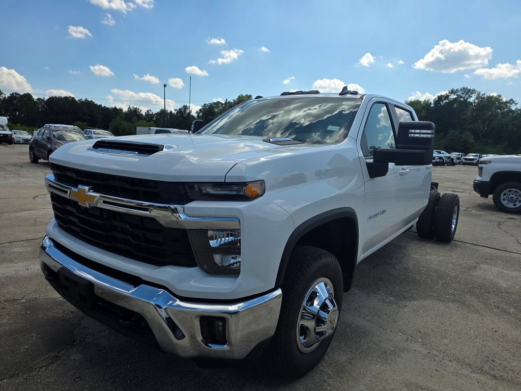New 2026 Chevrolet Silverado 3500 LT w/ Convenience Package AWD/4WD image 1