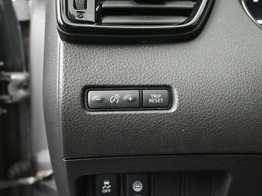 Used 2021 Nissan Rogue Sport SV image 30