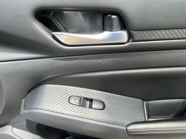 Used 2024 Nissan Altima 2.5 SV FWD image 21