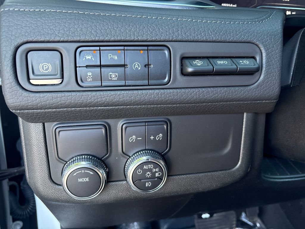 Certified 2024 GMC Yukon Denali RWD image 38