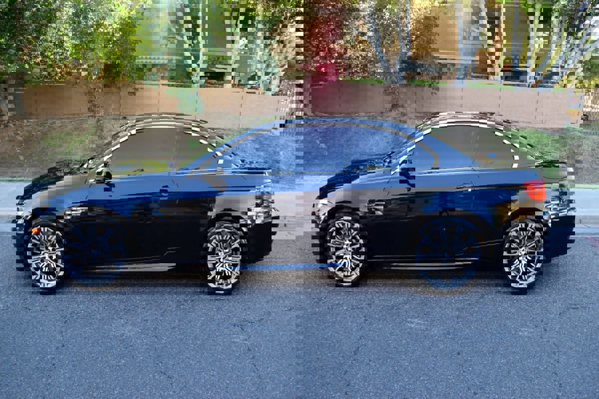 Used 2012 BMW M3 Convertible w/ Premium Pkg image 4