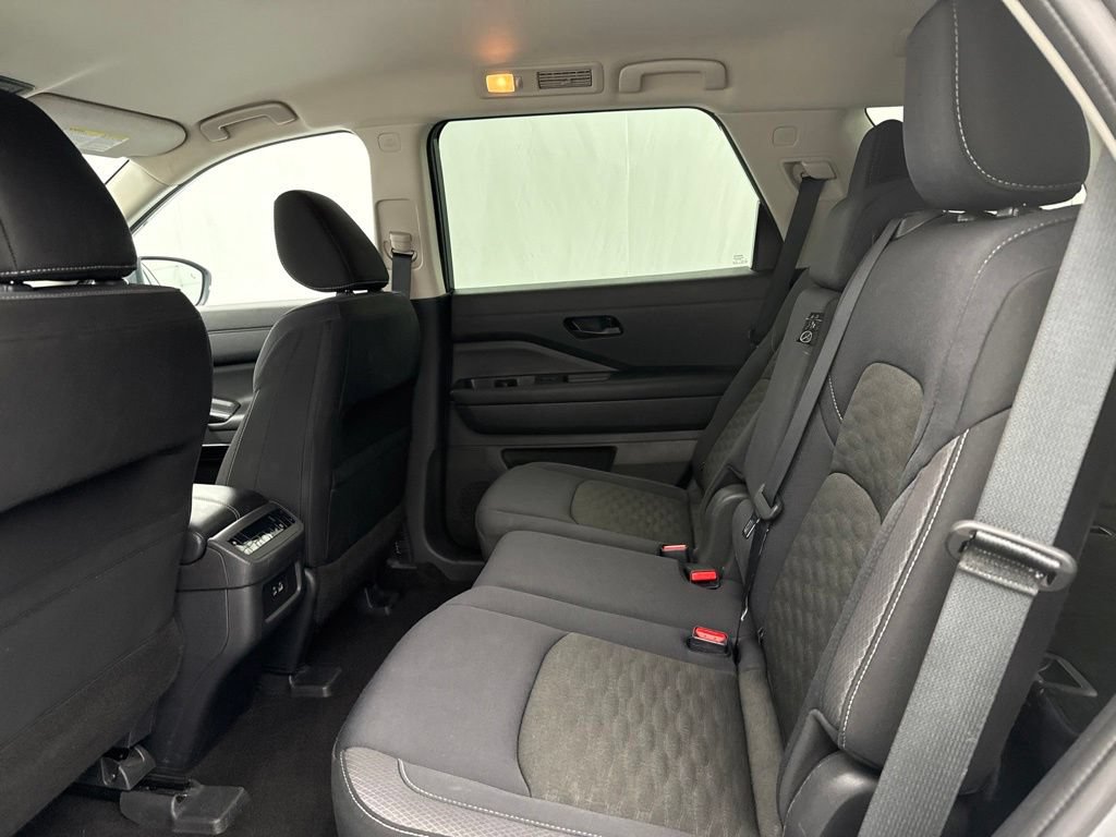 Used 2024 Nissan Pathfinder SV AWD/4WD image 15