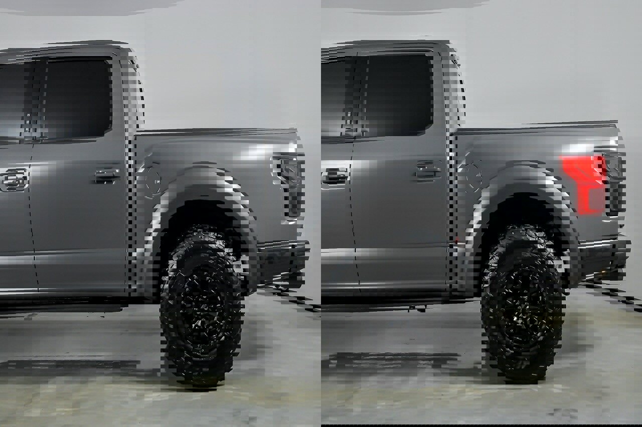 Used 2018 Ford F150 Raptor w/ Equipment Group 802A Luxury image 9