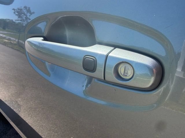 Used 2005 Toyota Prius w/ Pkg 4 FWD image 17