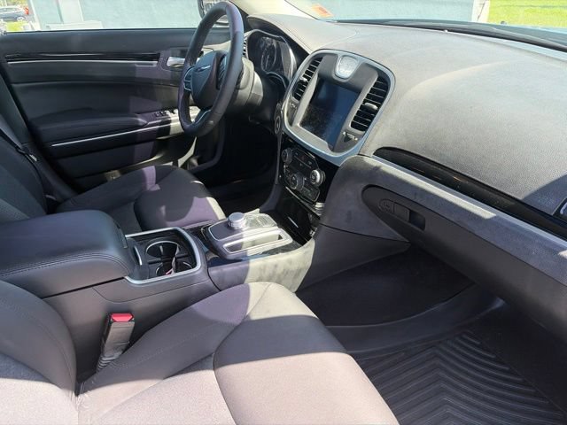 Used 2023 Chrysler 300 Touring w/ Sport Appearance Package RWD image 10