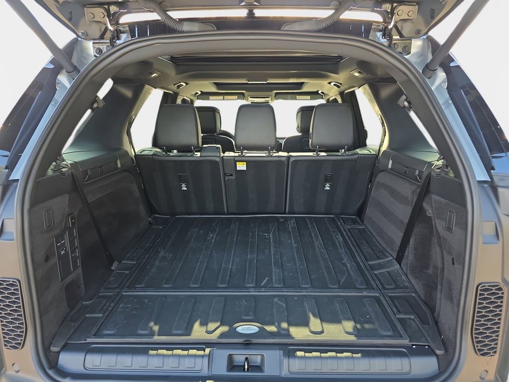 Certified 2024 Land Rover Discovery Dynamic SE AWD/4WD image 14