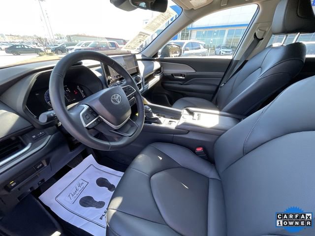 Used 2025 Toyota Grand Highlander AWD image 14