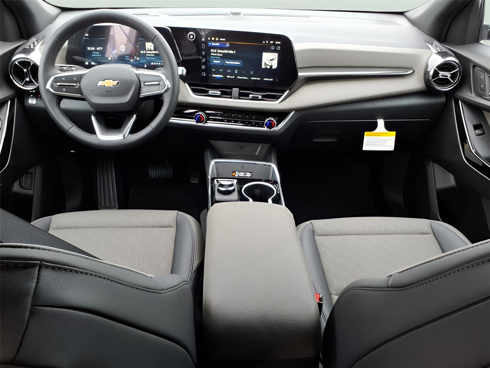New 2026 Chevrolet Equinox LT w/ Convenience Package II image 11