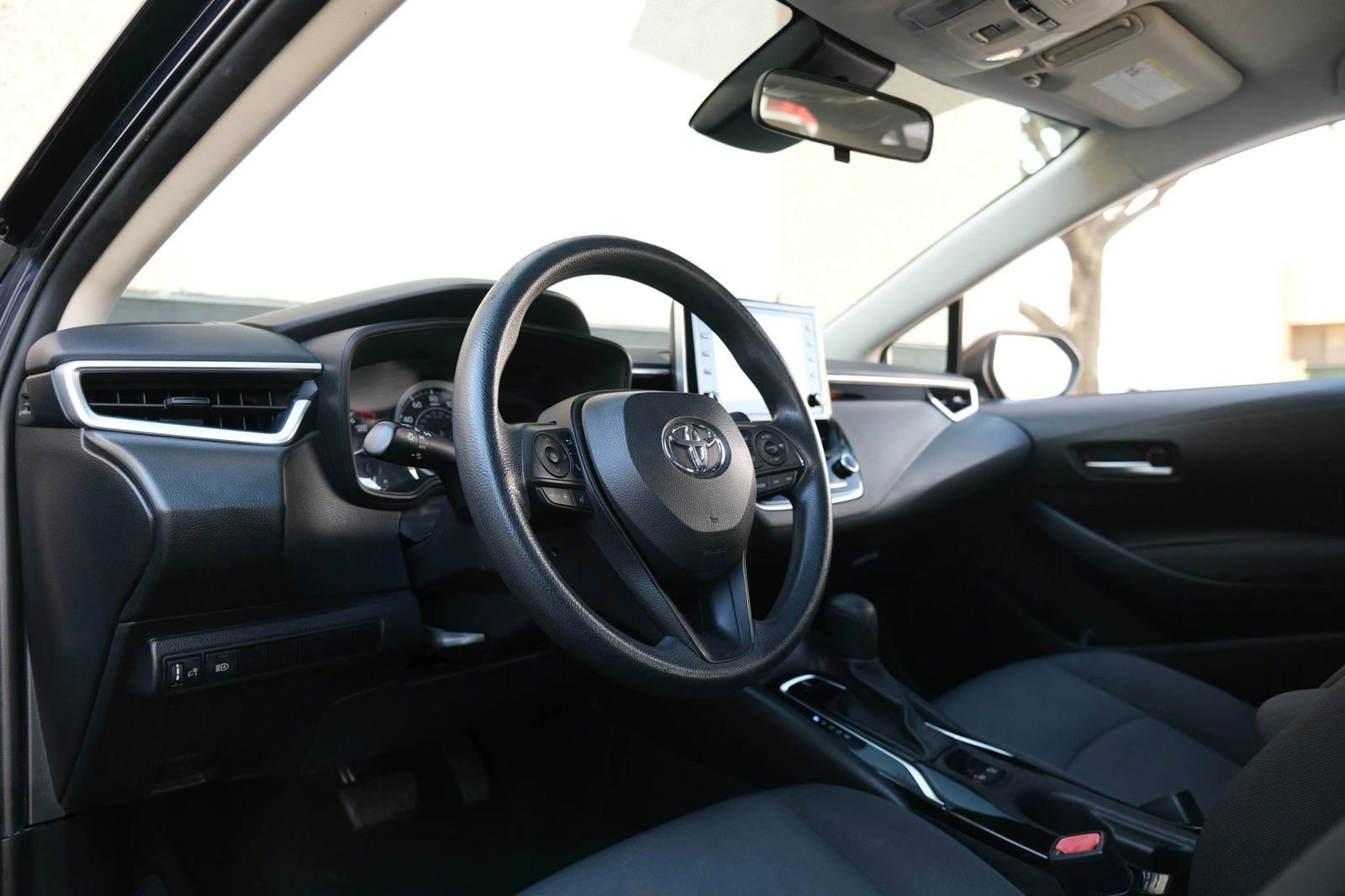 Used 2021 Toyota Corolla LE image 20