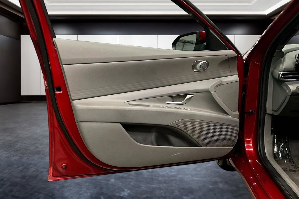 Used 2024 Hyundai Elantra SEL image 20