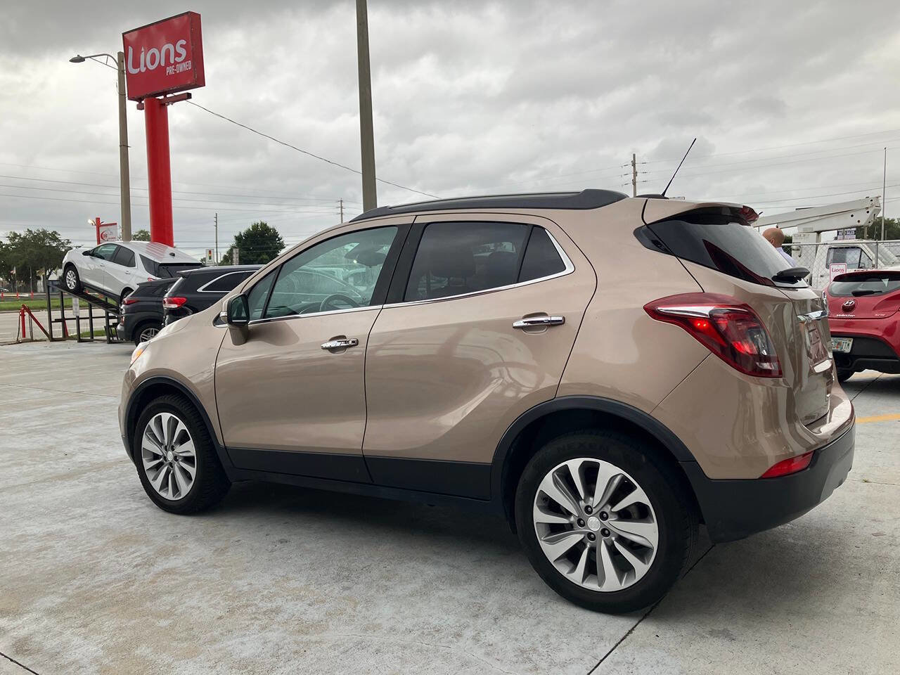 Used 2019 Buick Encore Preferred image 2
