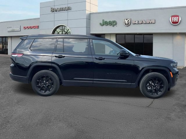 Used 2025 Jeep Grand Cherokee L Altitude AWD/4WD image 8
