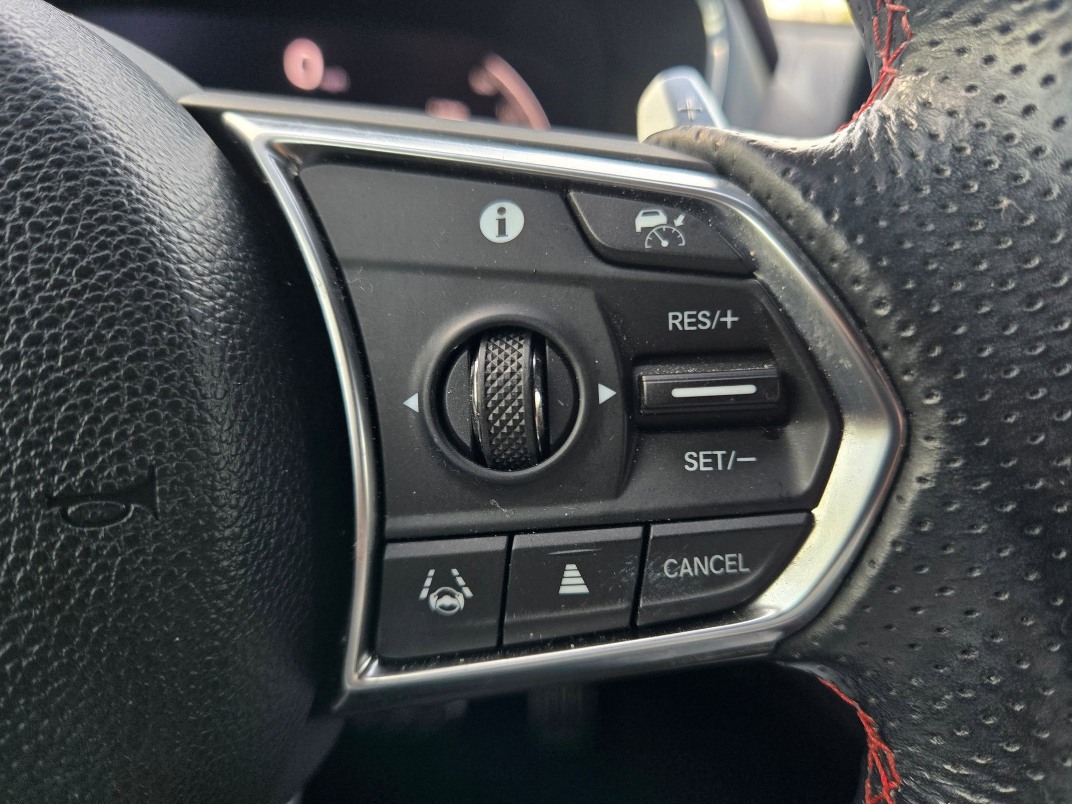 Used 2023 Acura MDX A-Spec image 25