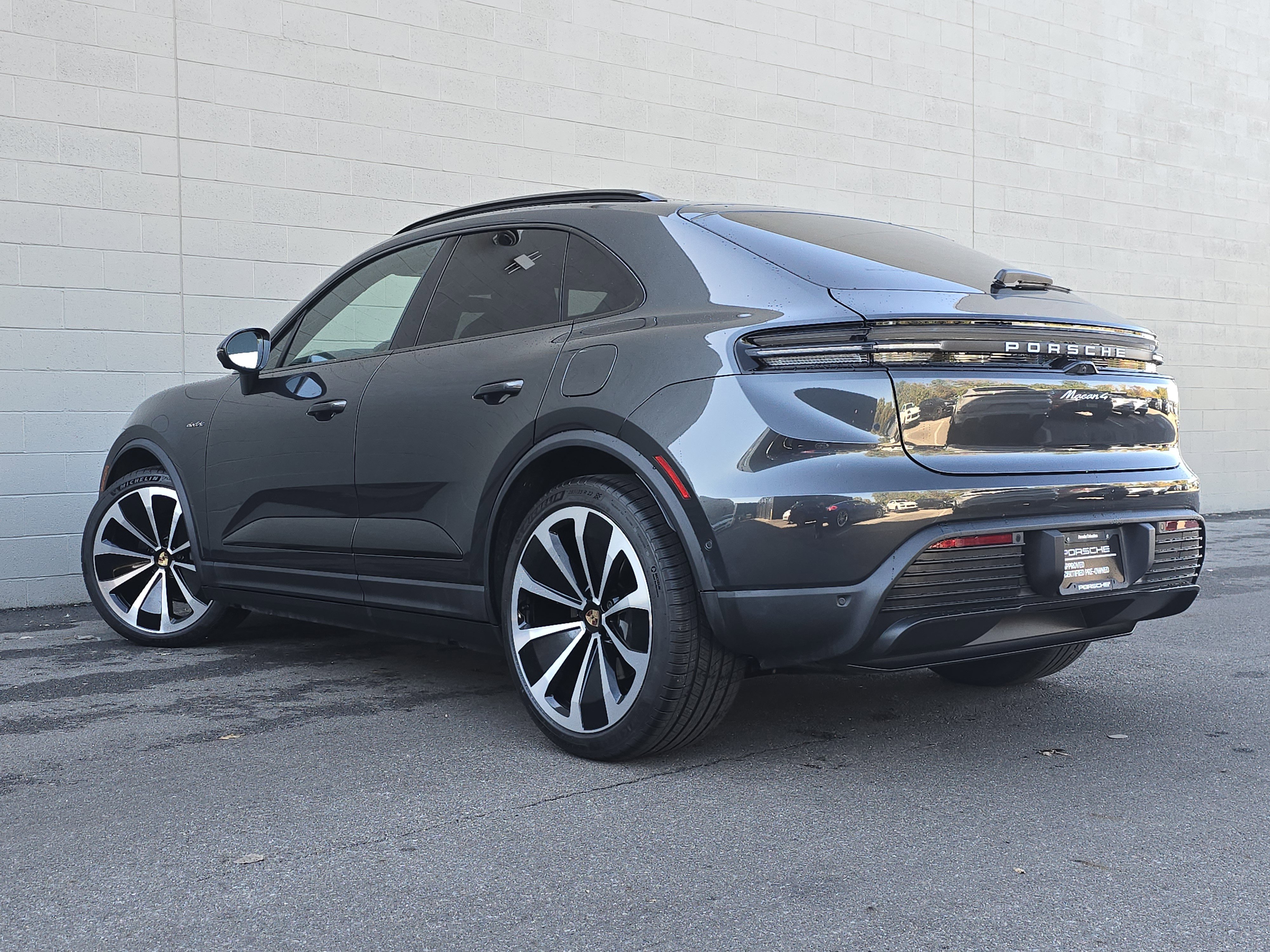 Certified 2024 Porsche Macan 4 Electric image 3