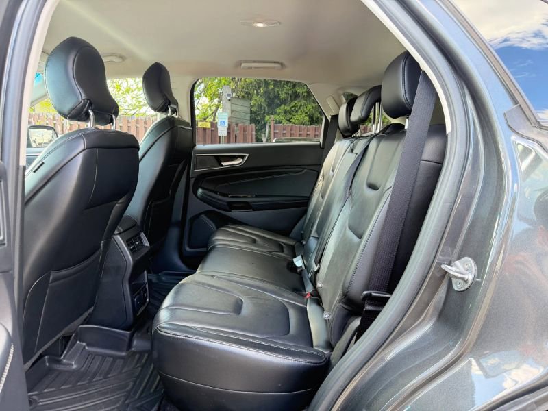 Used 2019 Ford Edge Titanium AWD/4WD image 10