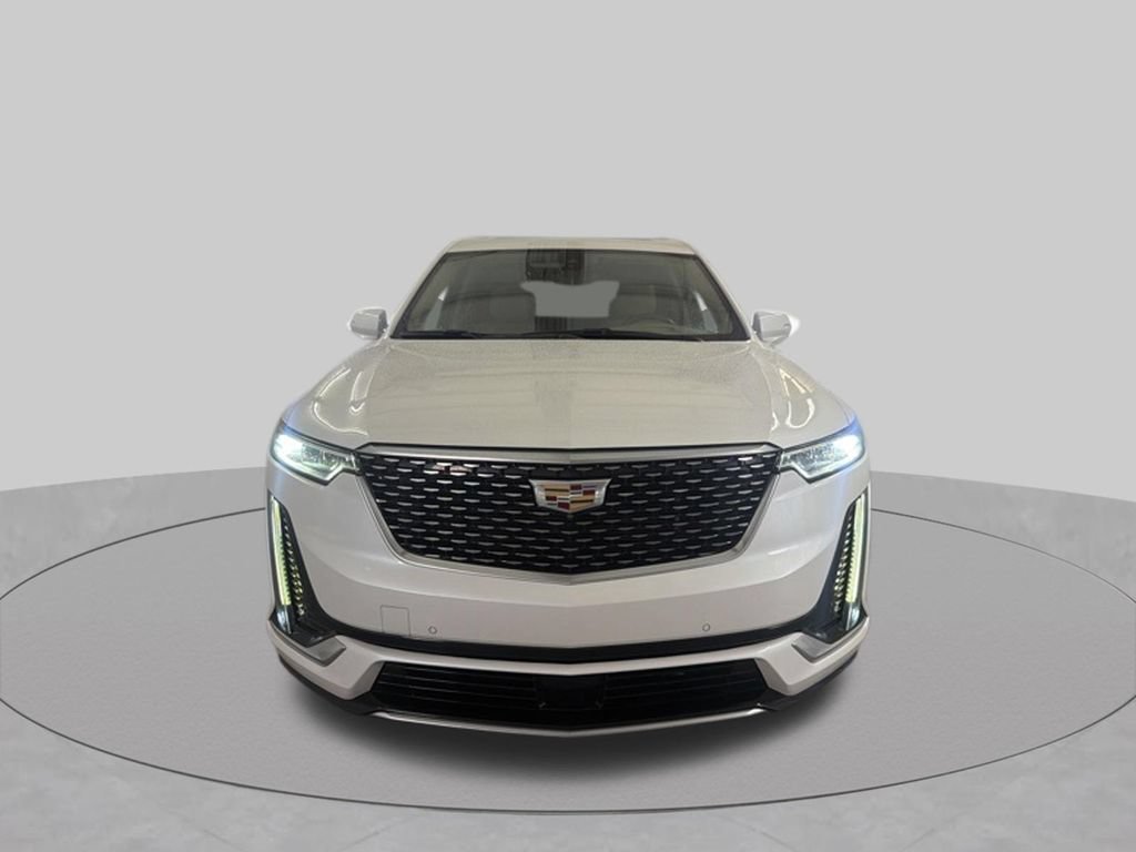 Used 2020 Cadillac XT6 Premium Luxury w/ Platinum Package FWD image 3