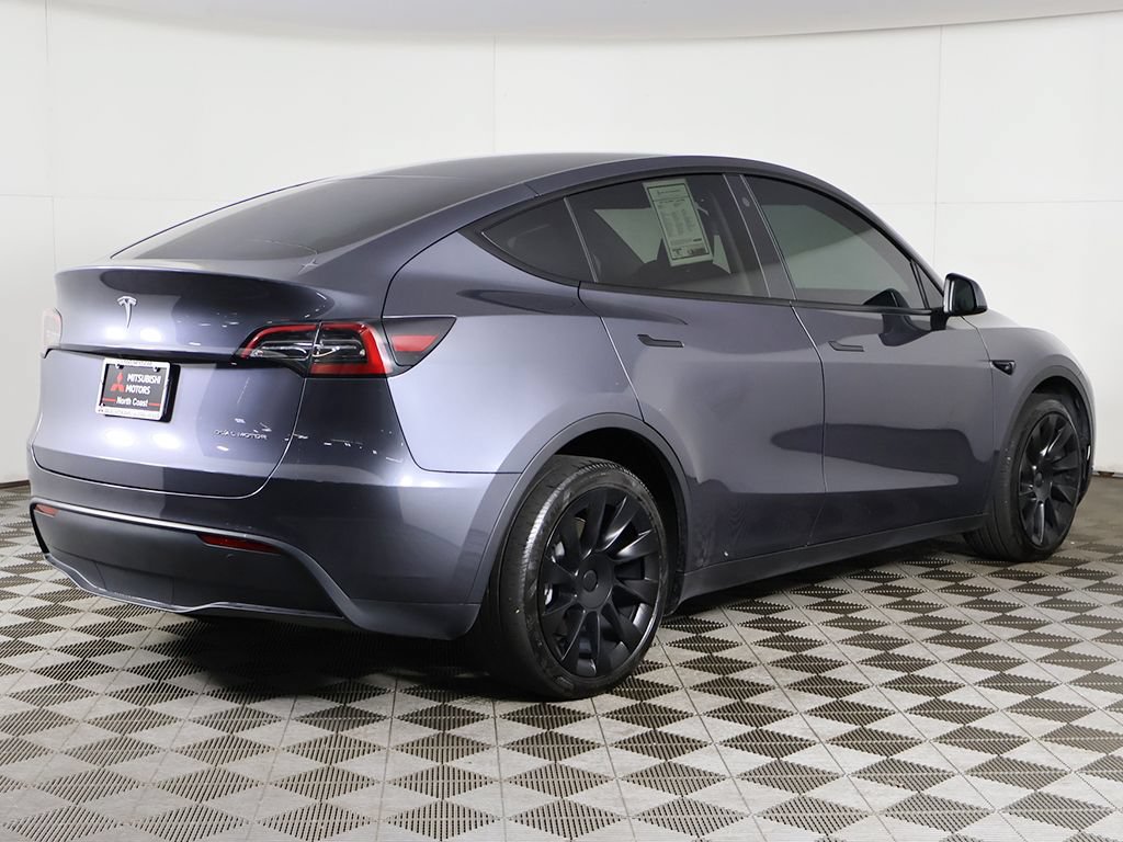 Used 2023 Tesla Model Y AWD image 12