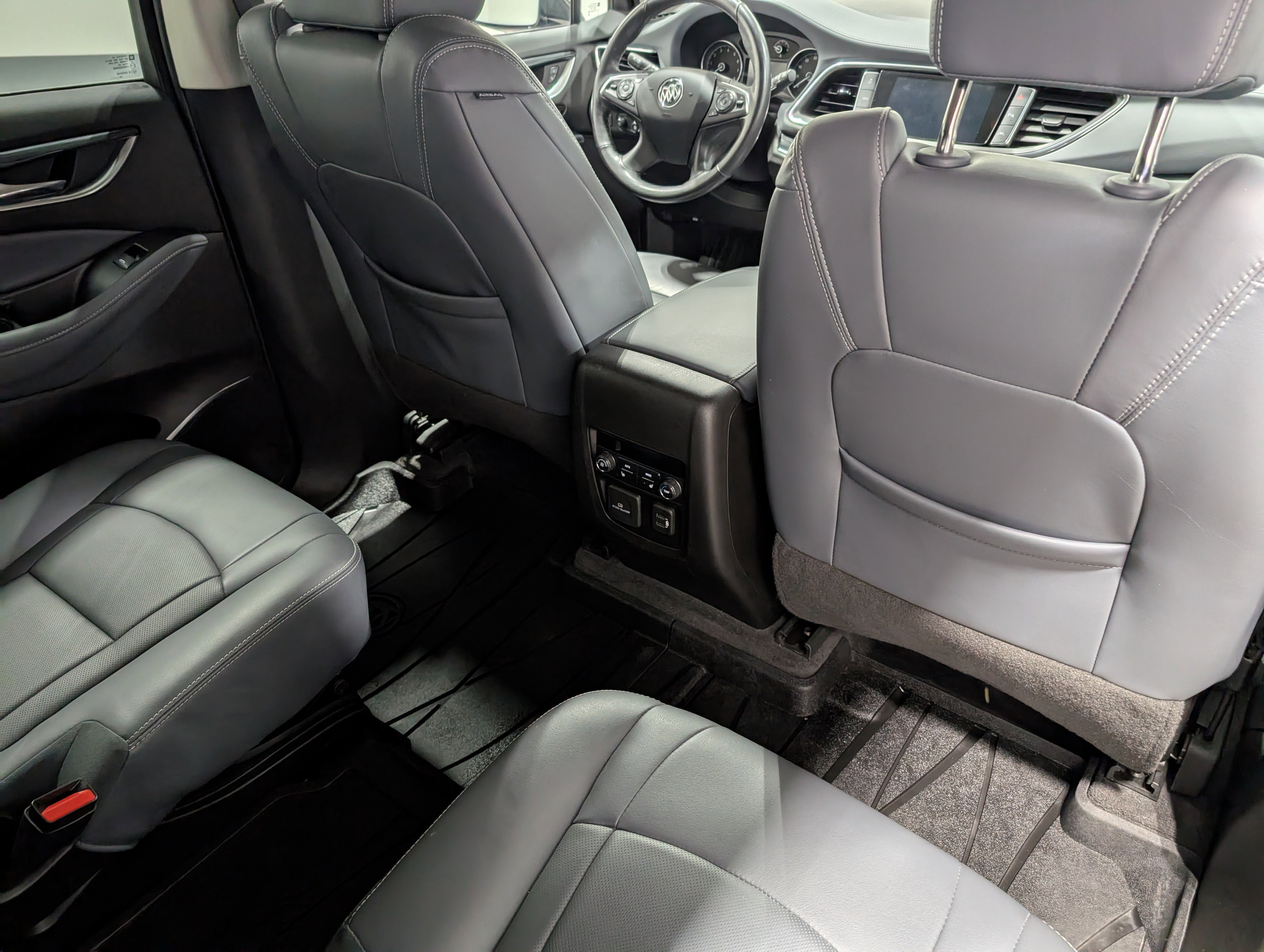 Used 2020 Buick Enclave Premium w/ Sun and Sites Package image 19