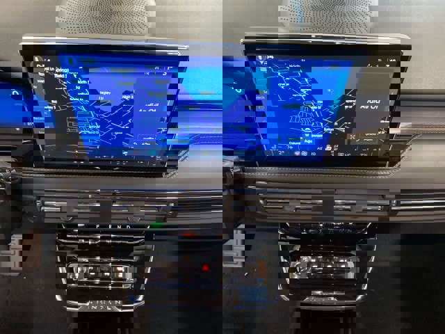 New 2025 Lincoln Corsair AWD w/ Equipment Group 101A image 23