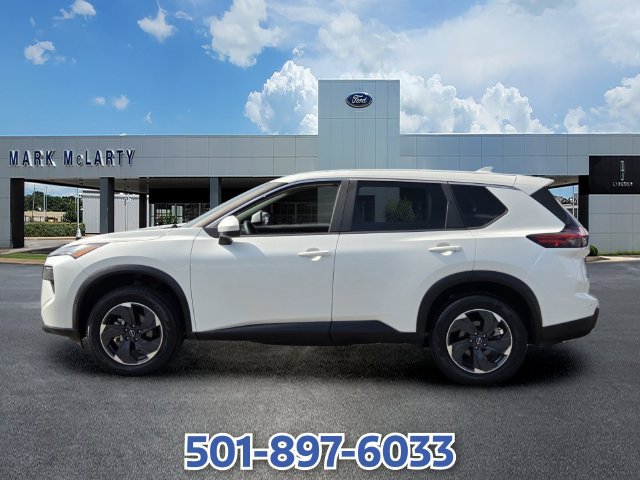 Used 2024 Nissan Rogue SV FWD image 2