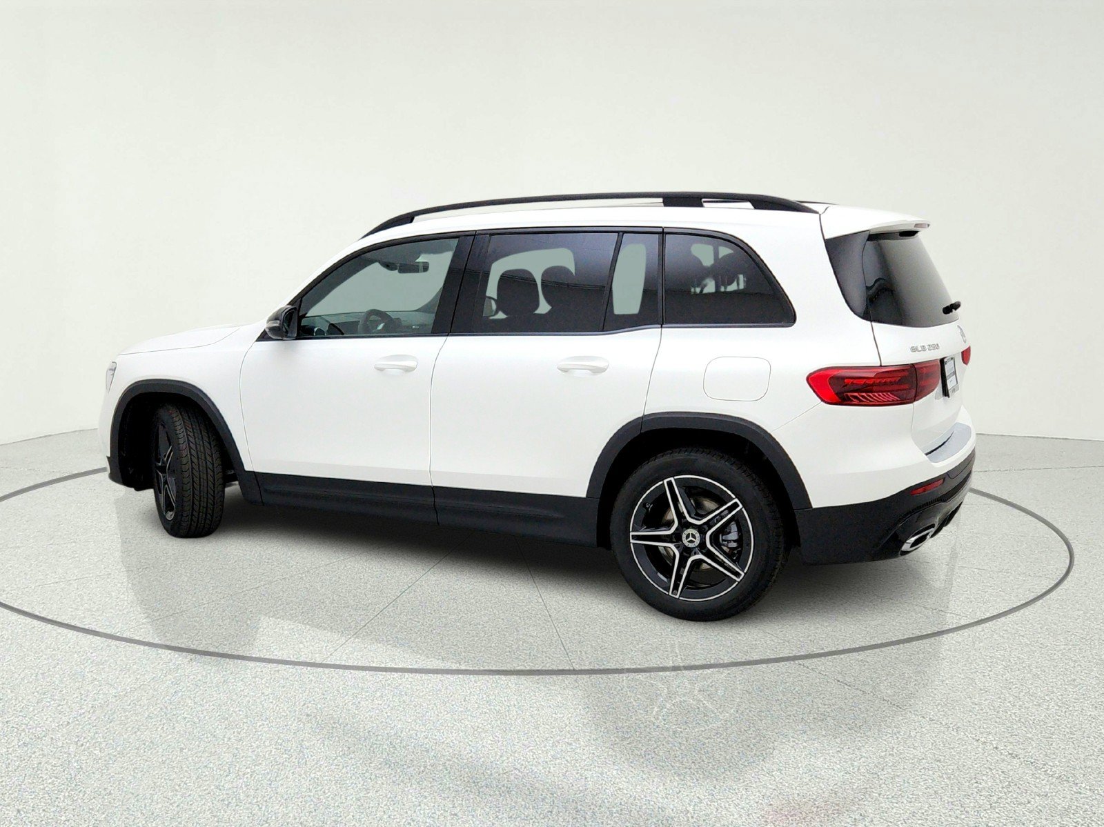New 2026 Mercedes-Benz GLB 250 image 13