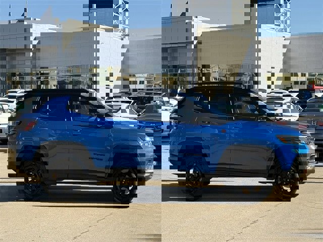 Used 2023 Jeep Compass Trailhawk image 3