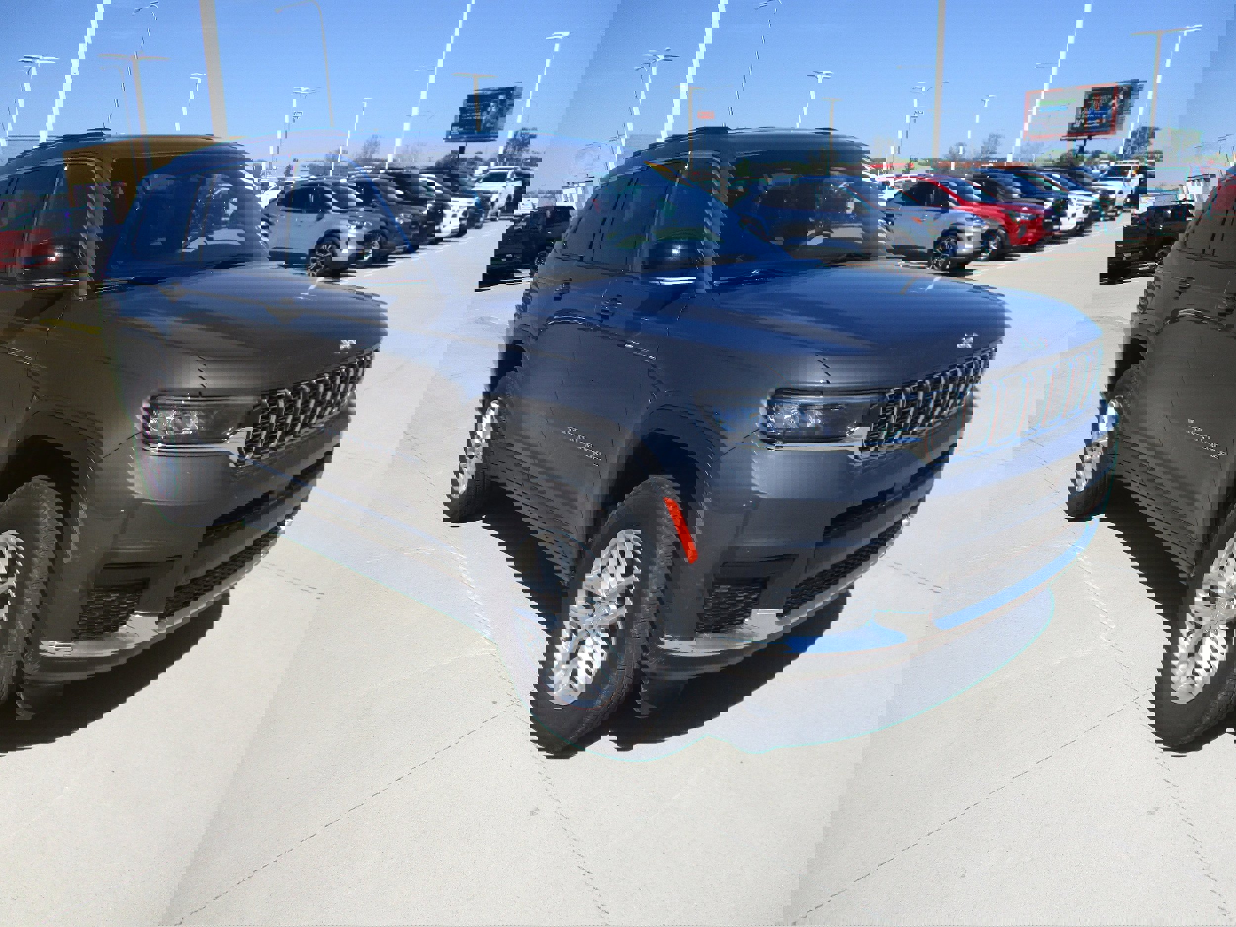 Used 2024 Jeep Grand Cherokee L Laredo w/ Luxury Tech Group I RWD image 7