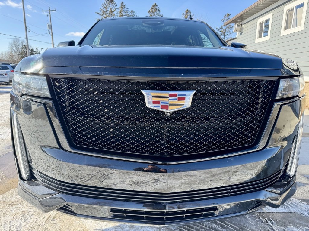 Used 2023 Cadillac Escalade ESV Sport image 3