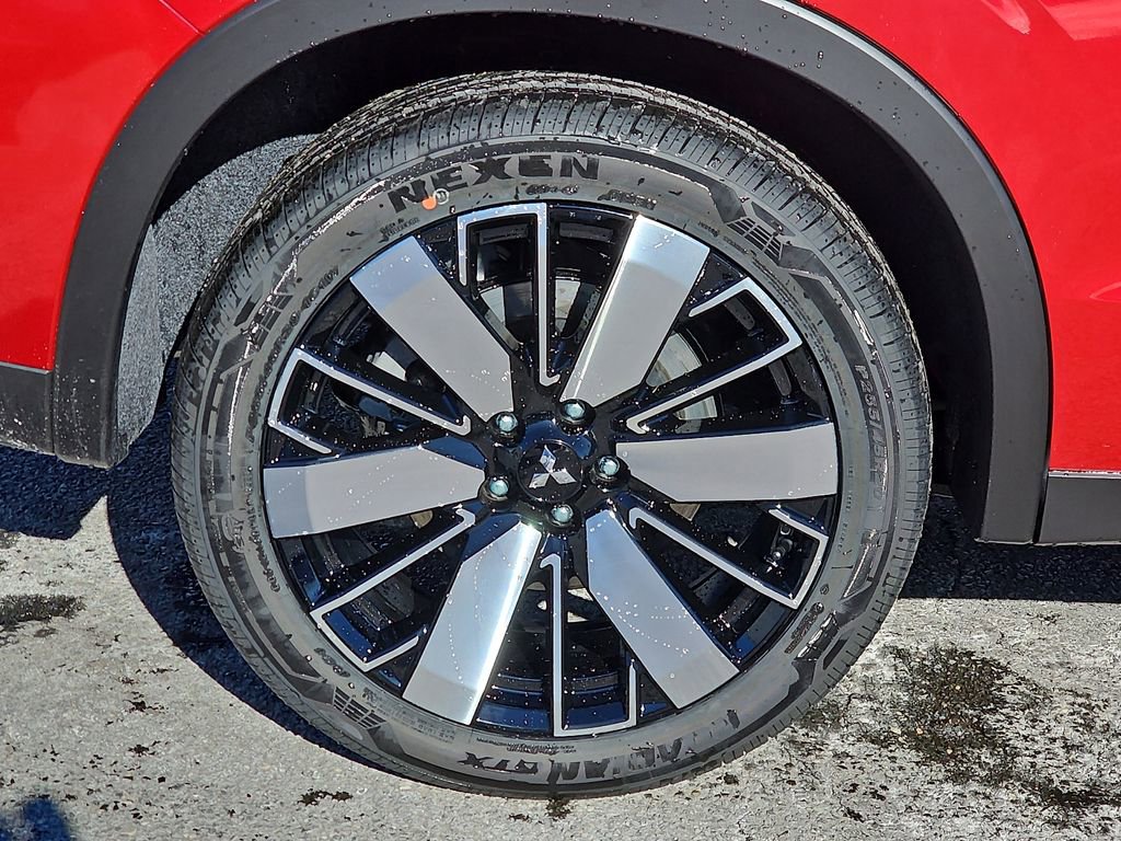 New 2026 Mitsubishi Outlander SE image 5