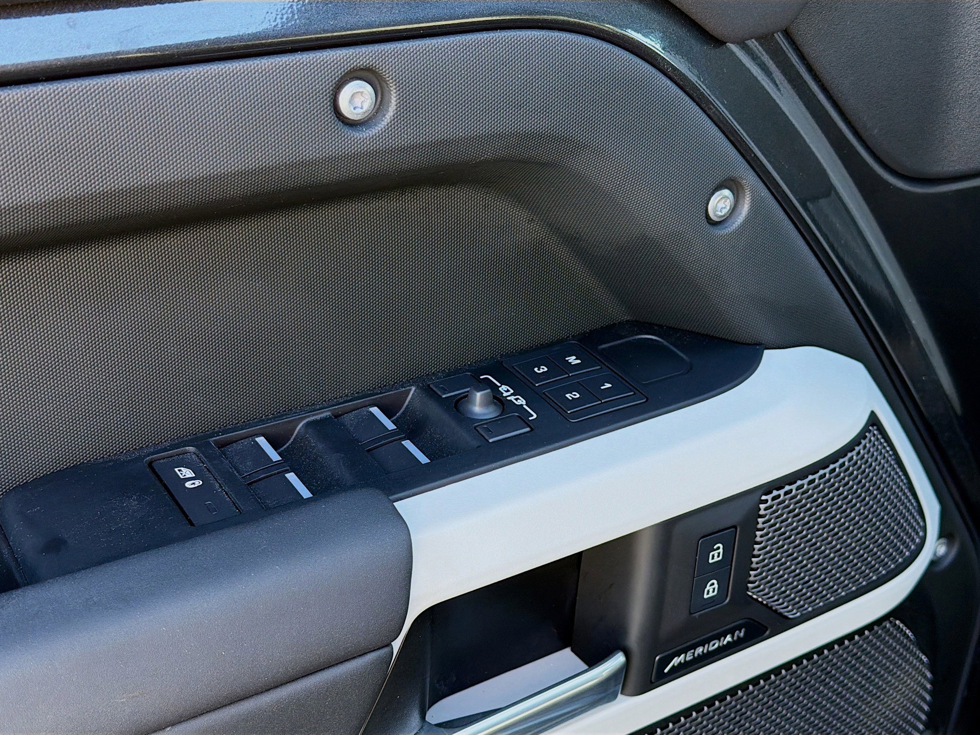 Used 2024 Land Rover Defender 110 S image 23