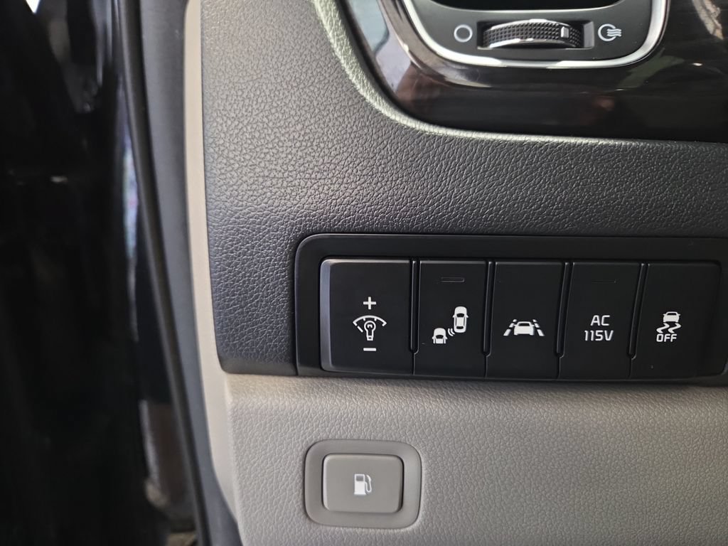 Used 2021 Kia Sedona SX FWD image 25